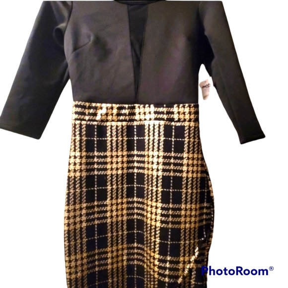 Charlotte Russe Dresses & Skirts - Charlotte Russe dress size Medium, bodycon dress, gold, black! Sexy and sleek!